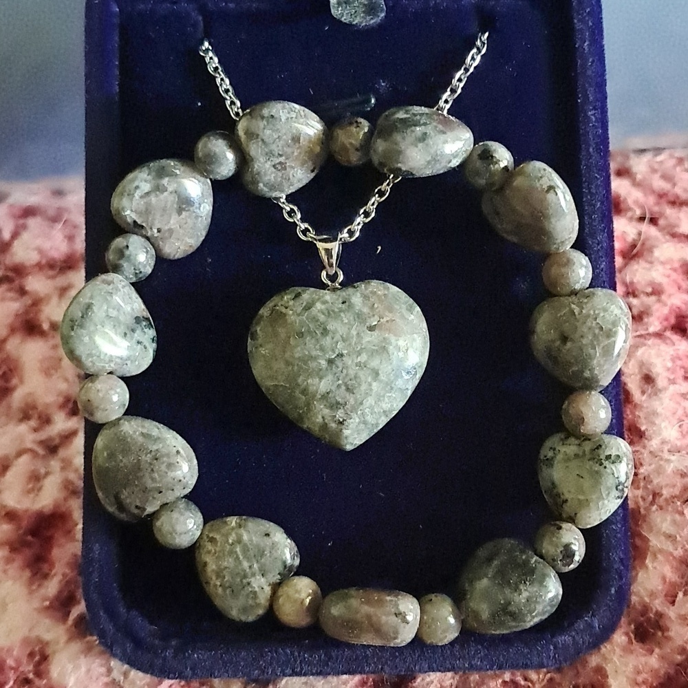 Natural Yooperlite Heart Shape Pendant Necklace 24" In Silver Plate
